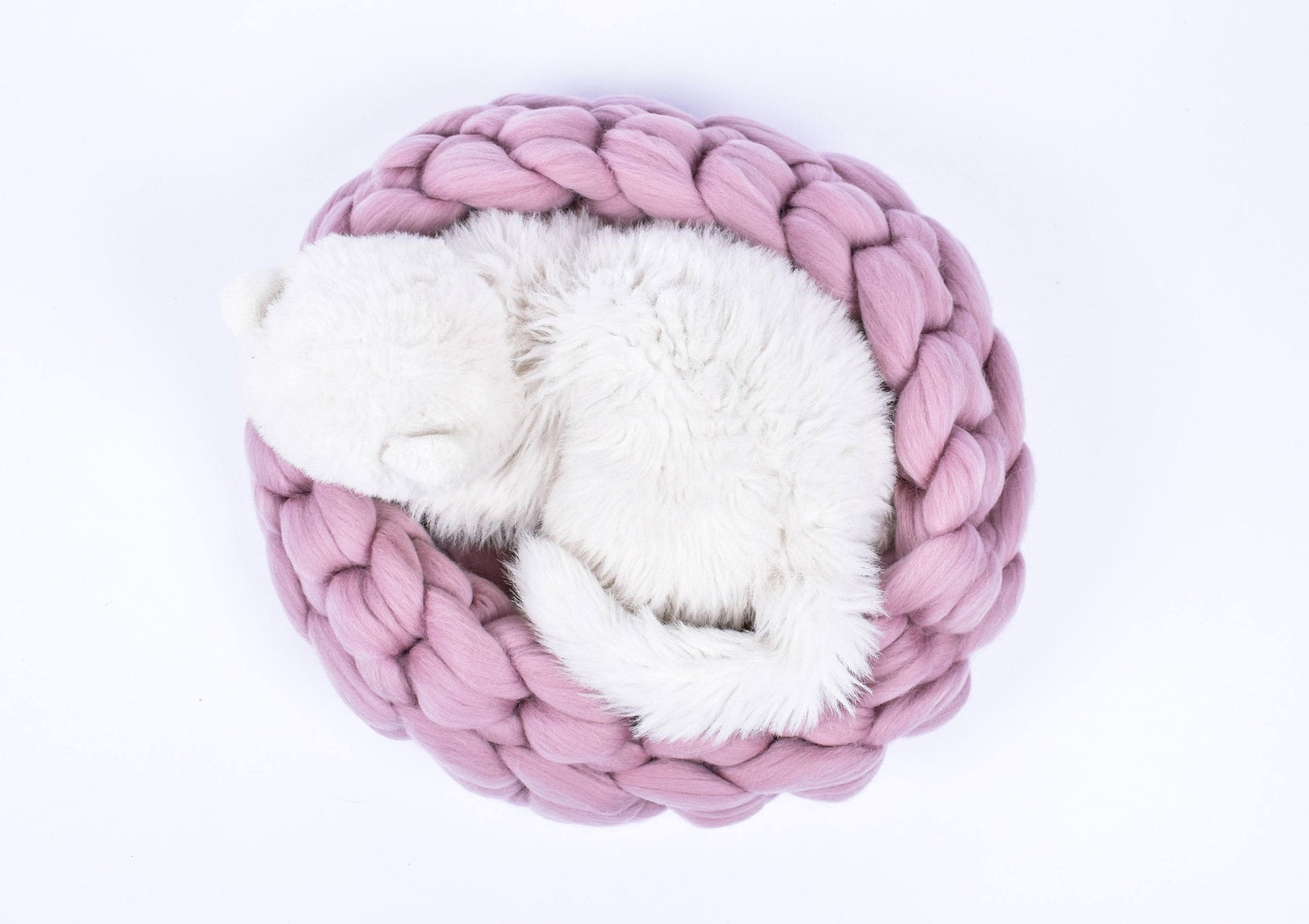 Handmade chunky pet bed for cats and dogs