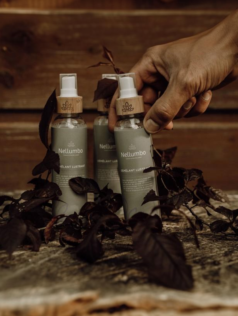 Fur detangler spray with plant-based keratin