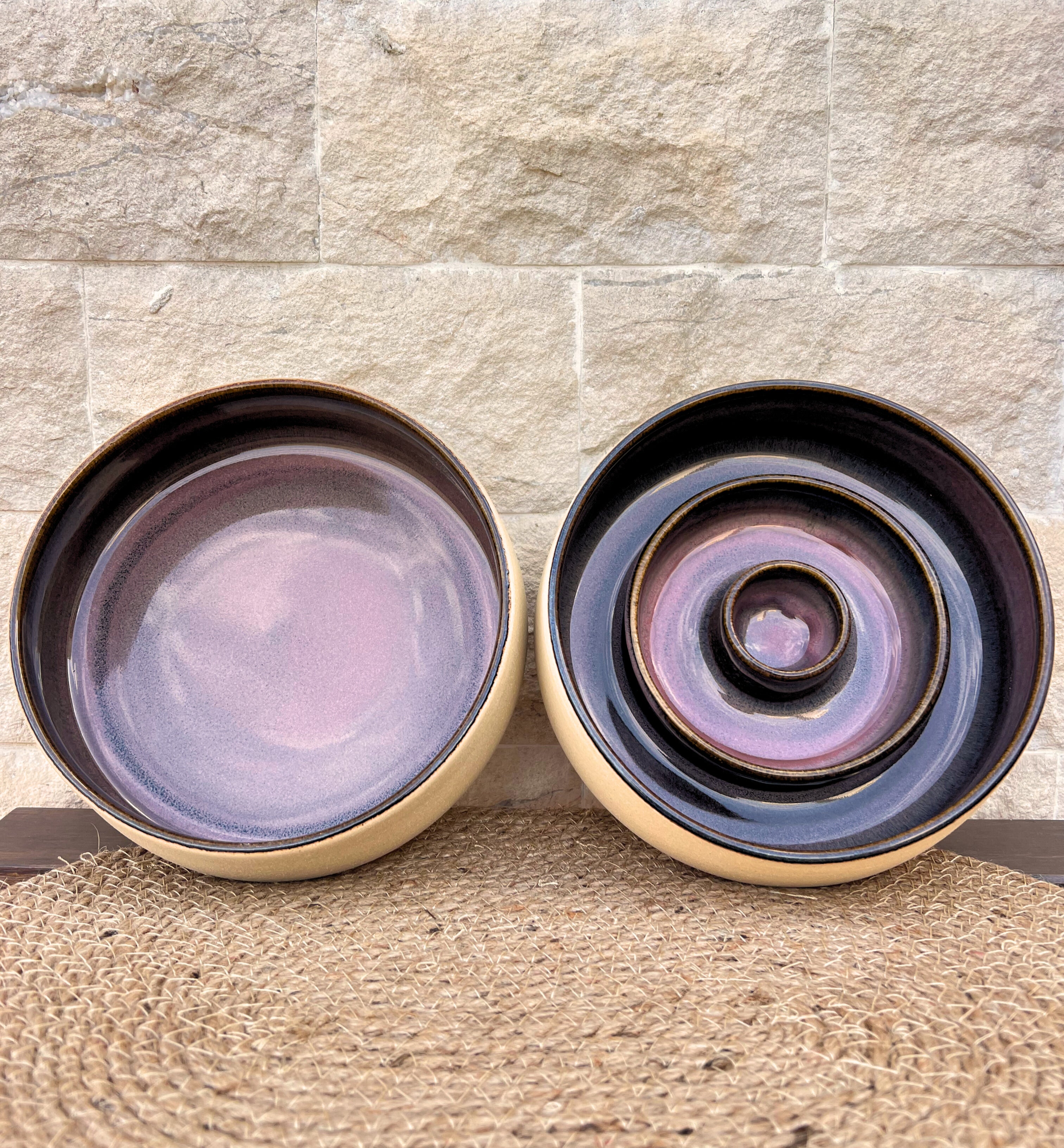 Enrichment feeding bowl with swirl grooves